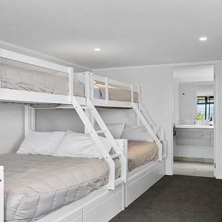 Acacia Bay Bach - Views, Spa & Serenity - Taupo Zewnętrze zdjęcie