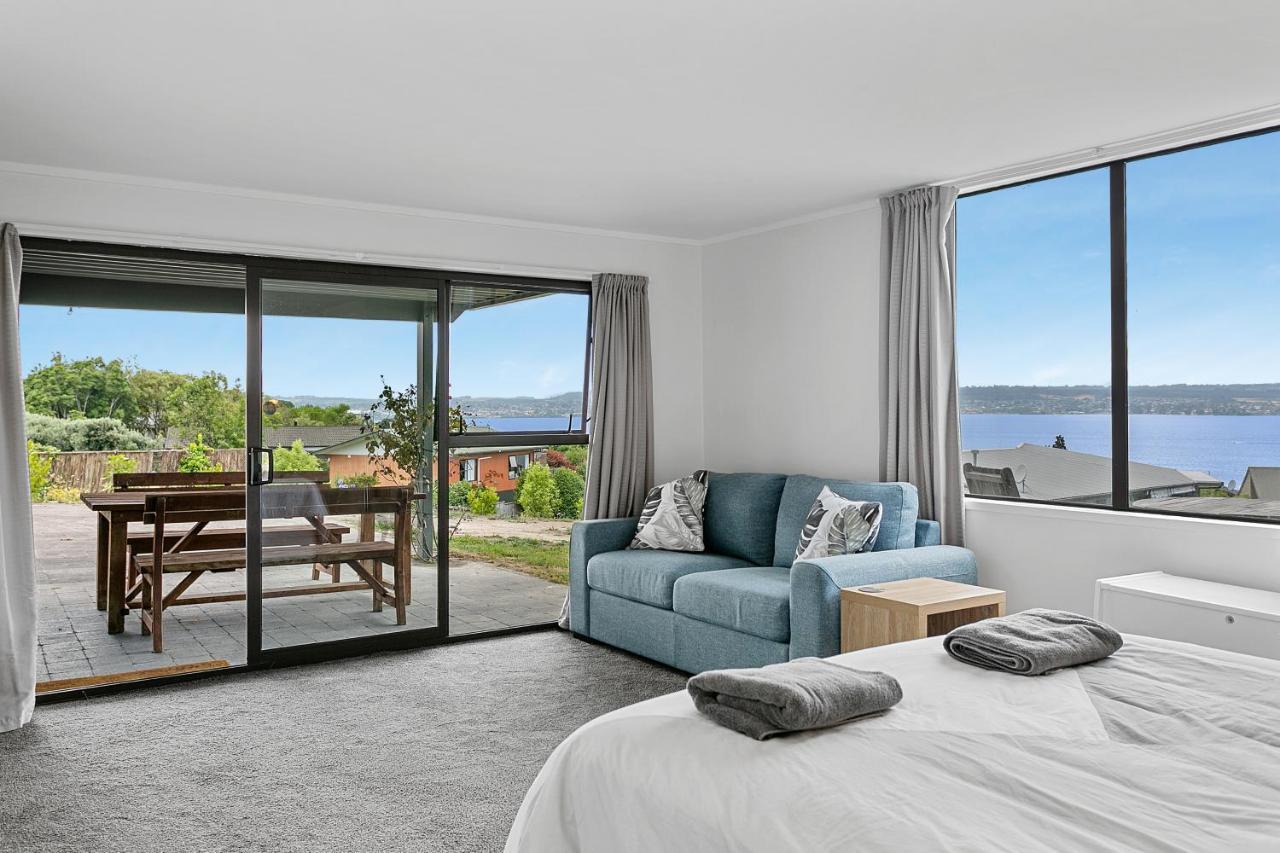 Acacia Bay Bach - Views, Spa & Serenity - Taupo Zewnętrze zdjęcie