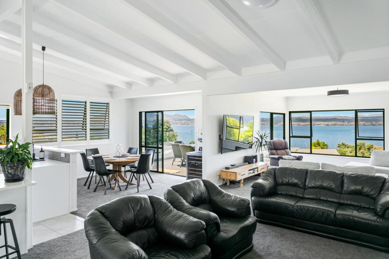 Acacia Bay Bach - Views, Spa & Serenity - Taupo Zewnętrze zdjęcie